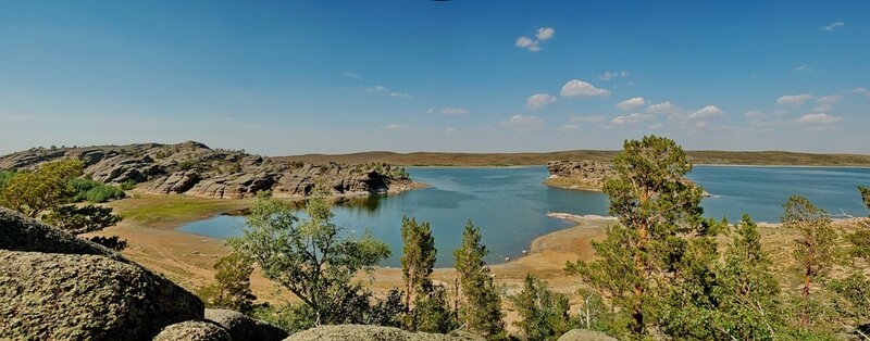 В  Баян  Ауле!  Родниковое  озеро!