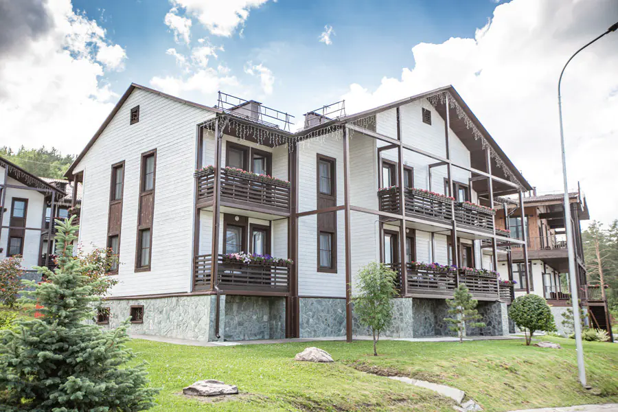 Отель «Манжерок»