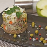 Салат "Оливье" с копченой скумбрией