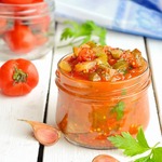 Томатный релиш с маринованными огурцами