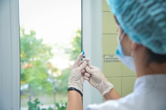 В волгоградском регионе возобновлена вакцинация детей и подростков