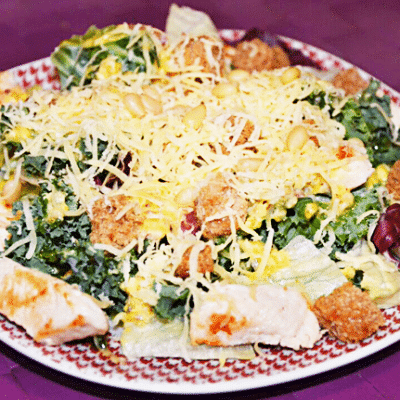 Салат с куриной грудкой «Цезарь» по-новому - рецепт с фото Салат с куриной грудкой «Цезарь» по-новому - рецепт с фото