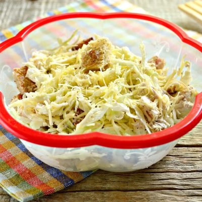 Простой салат Цезарь с белокочанной капустой - рецепт с фото Простой салат Цезарь с белокочанной капустой - рецепт с фото