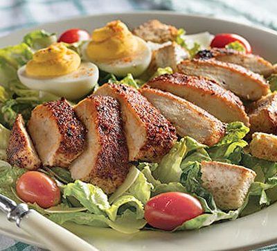 Салат «Цезарь» из индейки с сухариками - рецепт с фото Салат «Цезарь» из индейки с сухариками - рецепт с фото