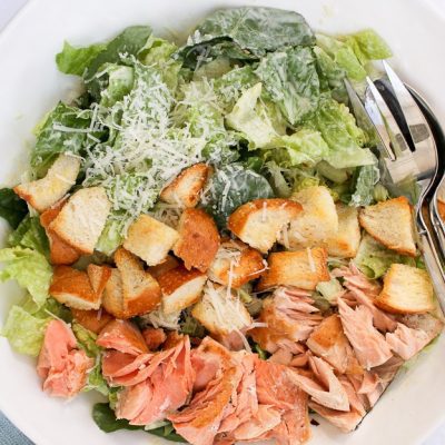 Рыбный салат с семгой и сухариками - рецепт с фото Рыбный салат с семгой и сухариками - рецепт с фото