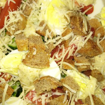 Свежий овощной салат с сухариками “Хрустинка” - рецепт с фото Свежий овощной салат с сухариками “Хрустинка” - рецепт с фото