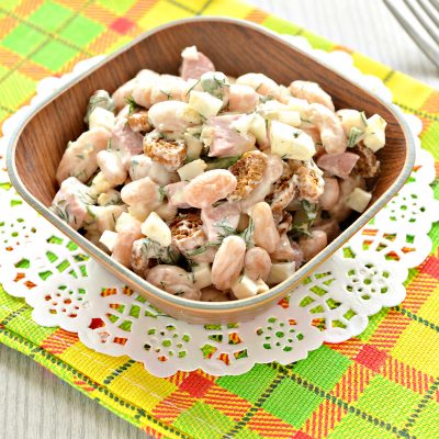 Салат с белой фасолью и сухариками - рецепт с фото Салат с белой фасолью и сухариками - рецепт с фото