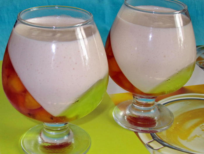 Картинки по запросу Творожно-йогуртовое желе с фруктами/ягодами