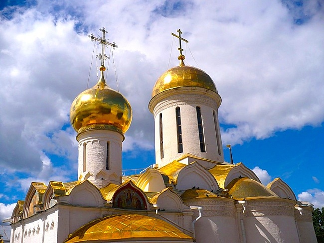 Храм с 3 куполами Храм с 3 куполами