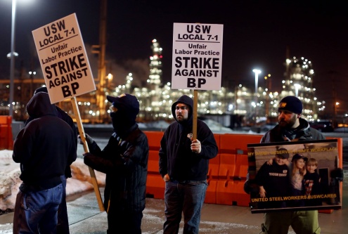 В США набирает обороты забастовка рабочих-нефтяников