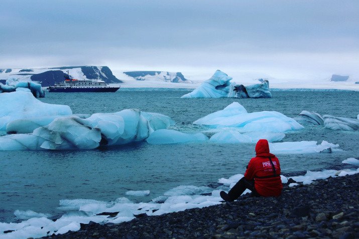 За последнее десятилетие площадь льда в Арктике сократилась на 13%. Фото: Национальный парк «Русская Арктика» / РГО