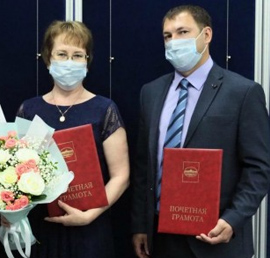 Тюменские единороссы наградили
врачей, боровшихся с коронавирусом