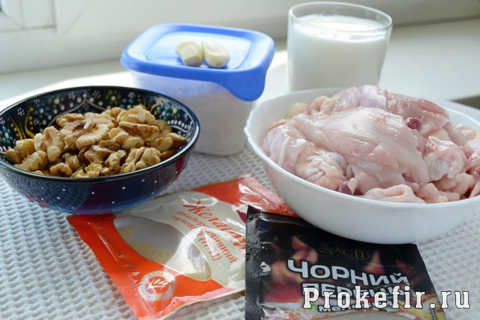 kurinyj-rulet-v-butylke-s-zhelatinom-orekhami-i-chesnokom-1 (500x267, 328Kb)